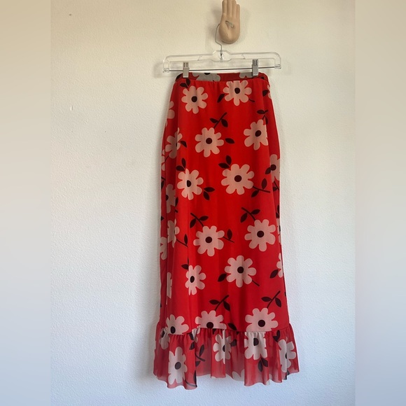 Retro floral ruffle red skirt ❣️ - Picture 2 of 3